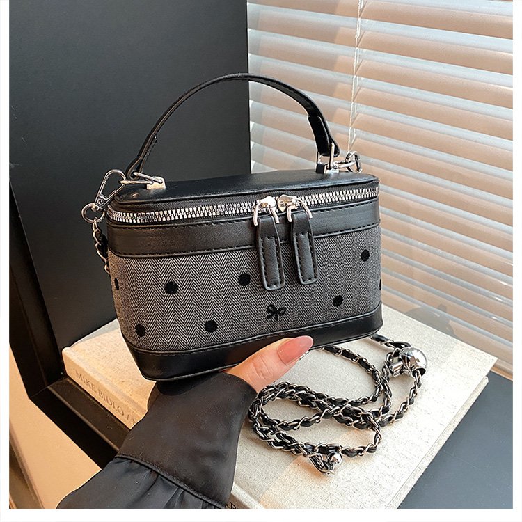Nylon Shoulder Bag with Zipper and Patchwork Design - 2024 Summer Handbag Crossbody