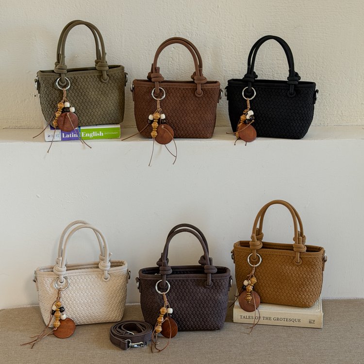 Women's Single Shoulder Crossbody Handbag with Zipper Closure - Fall 2026
